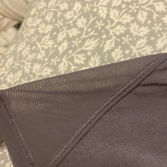 Lululemon - Picture 3 of 8